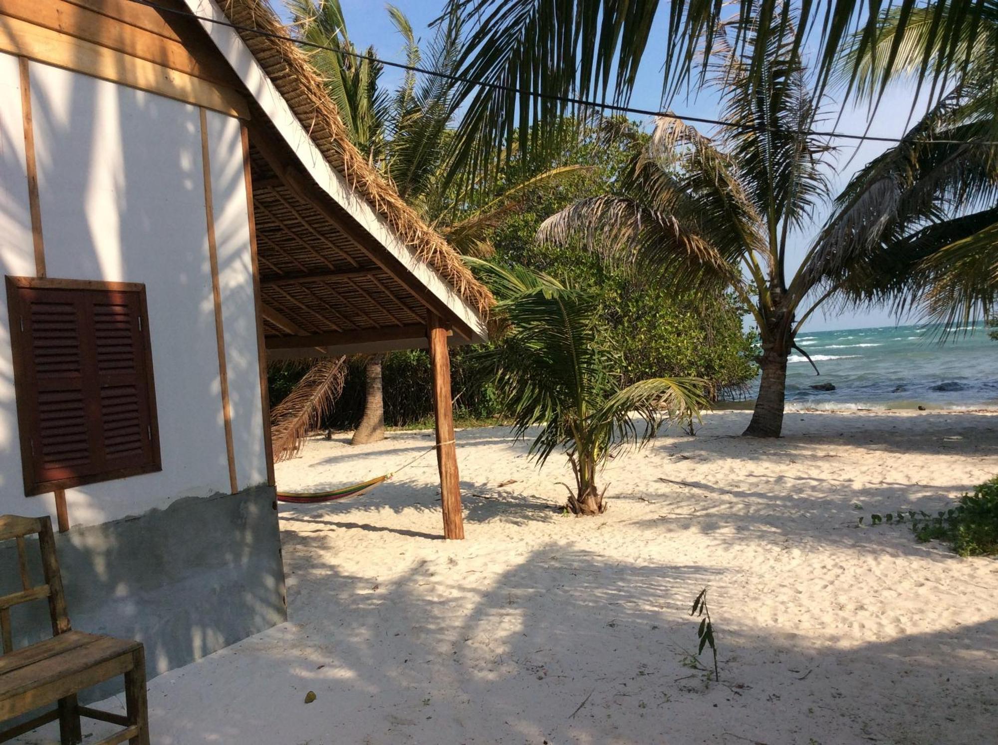 Palm Beach Bungalow Resort Prek Svay Village Стая снимка